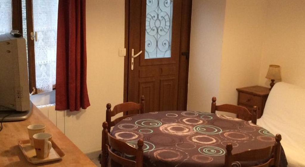 Ferienwohnung Au Coeur De Bourg Csm Courseulles-sur-Mer Zimmer foto